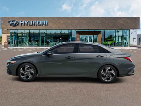 New 2026 Hyundai Elantra Limited FWD image 3