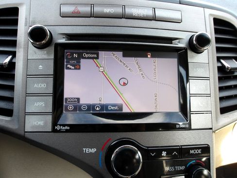 Used 2015 Toyota Venza Limited image 19