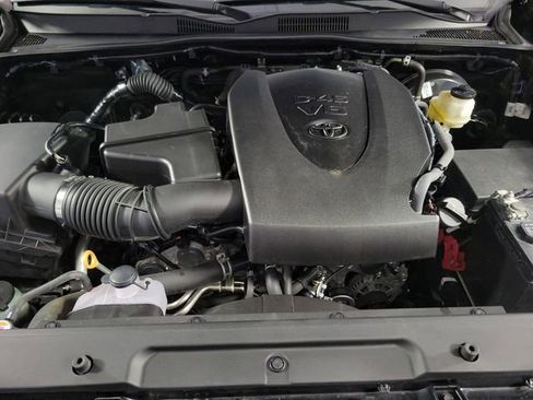 Used 2022 Toyota Tacoma TRD Sport w/ Technology Package AWD/4WD image 13