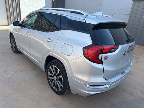 Used 2021 GMC Terrain Denali w/ Denali Premium Package image 6