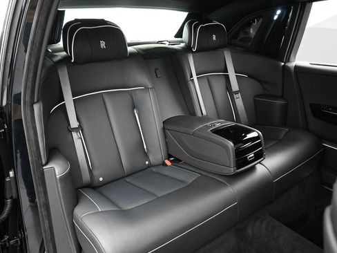 New 2027 Rolls-Royce Phantom Extended Wheelbase RWD image 28