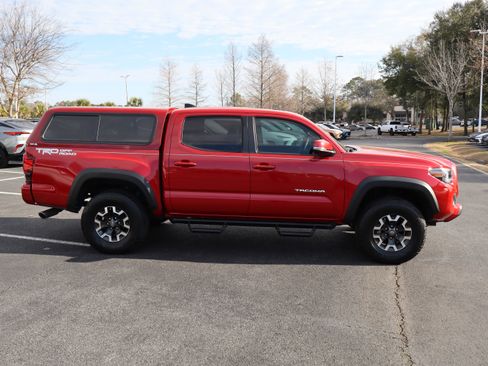 Used 2018 Toyota Tacoma TRD Off-Road w/ TRD Premium Off Road Package image 12
