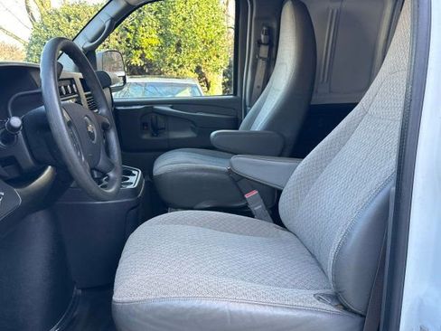 Used 2015 Chevrolet Express 3500 image 13