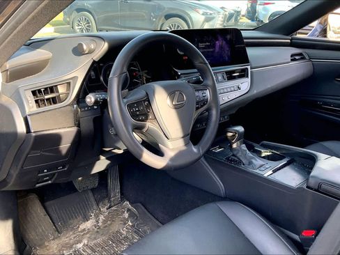 Used 2023 Lexus ES 300h w/ Premium Package image 18