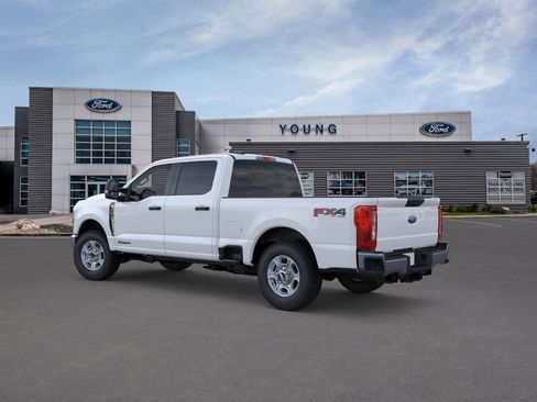 New 2026 Ford F250 XLT w/ FX4 Off-Road Package image 4