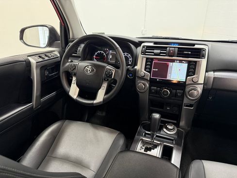 Used 2020 Toyota 4Runner SR5 Premium image 31