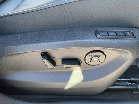 New 2026 Volkswagen Tiguan SEL R-Line image 23