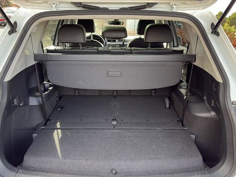 Used 2022 Volkswagen Tiguan SE image 7