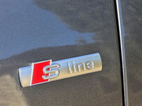 Used 2020 Audi Q8 Prestige image 5