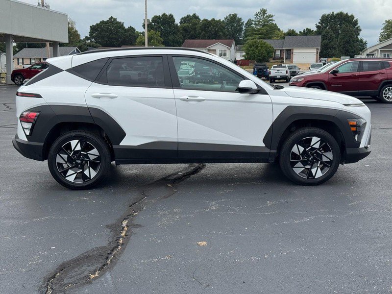 Used 2025 Hyundai Kona SEL AWD/4WD image 2