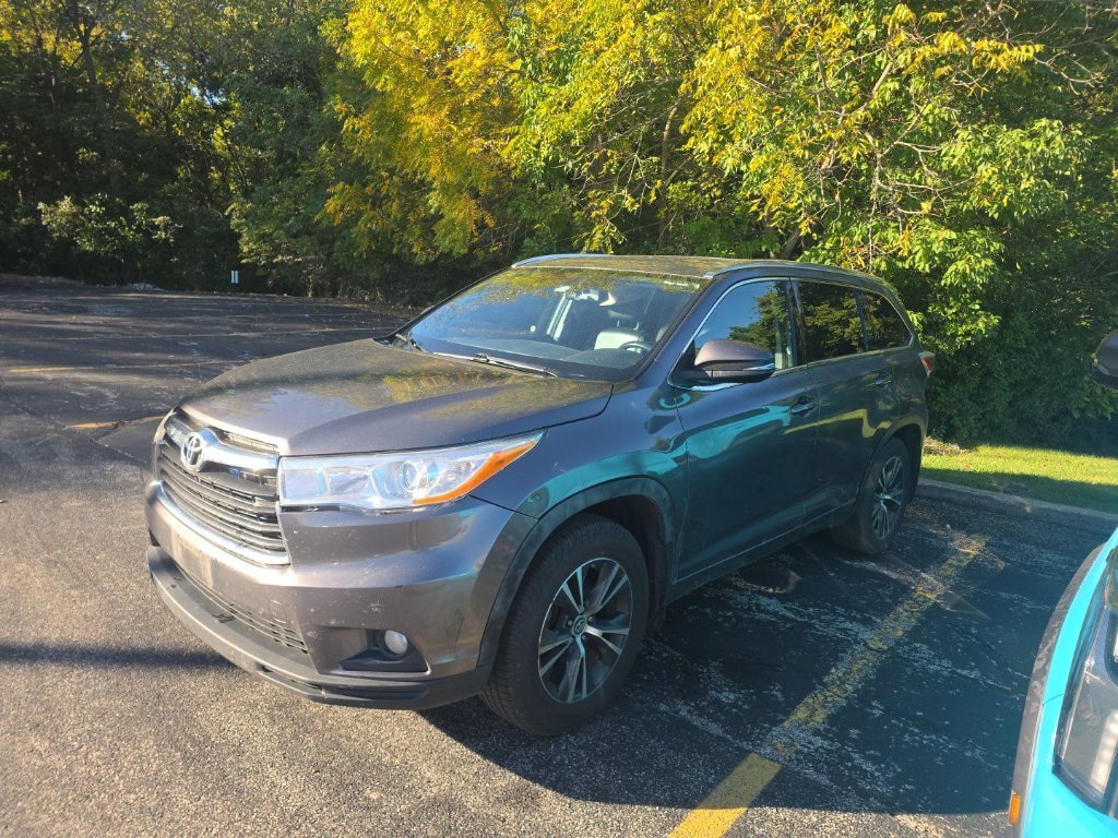 Used 2016 Toyota Highlander XLE AWD/4WD image 1
