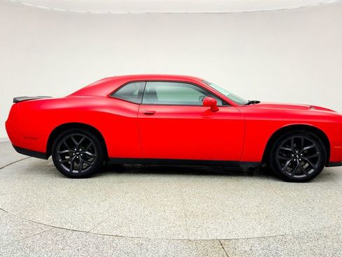 Used 2019 Dodge Challenger SXT w/ Blacktop Package image 4