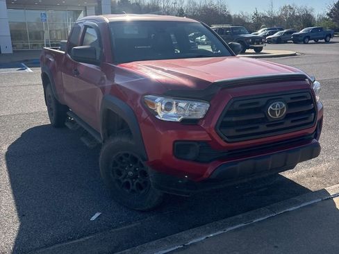 Used 2019 Toyota Tacoma SR w/ SX Package image 3