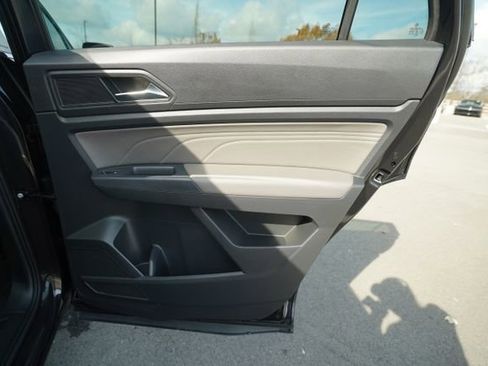 Used 2021 Volkswagen Atlas Cross Sport SE w/ Panoramic Sunroof Package image 23