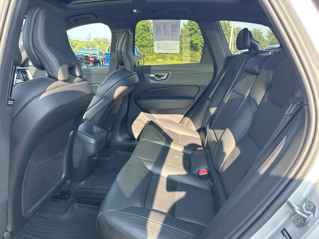 Used 2019 Volvo XC60 T5 Momentum w/ Advanced Package AWD/4WD image 24