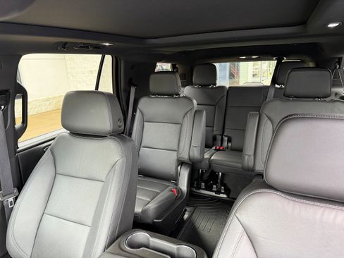 Used 2022 Chevrolet Tahoe Z71 w/ Luxury Package image 14