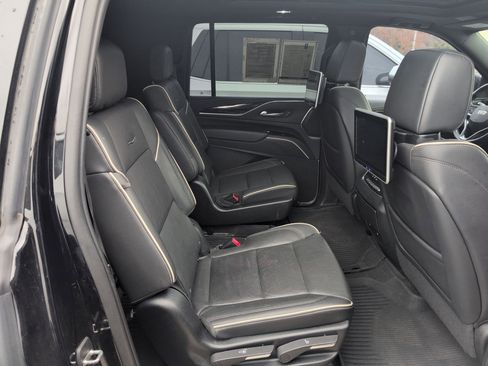 Used 2022 Cadillac Escalade ESV Sport w/ Touring Package image 20