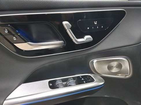 Certified 2025 Mercedes-Benz GLC 350e 4MATIC image 4