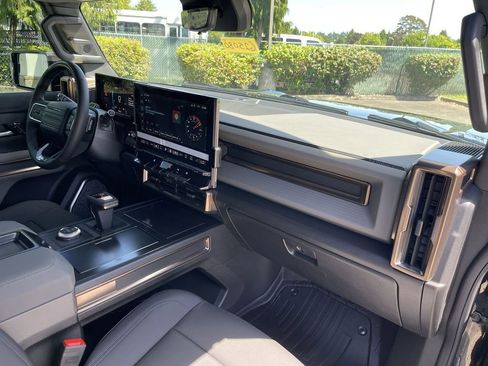 New 2025 GMC Hummer EV 3X AWD/4WD image 30