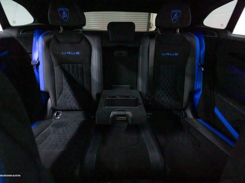 Used 2024 Lamborghini Urus Performante AWD/4WD image 35