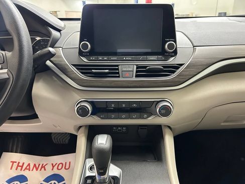 Used 2025 Nissan Altima 2.5 SV FWD image 26
