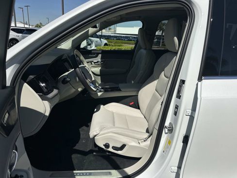 New 2026 Volvo XC90 T8 Ultra w/ Protection Package Premier AWD/4WD image 13