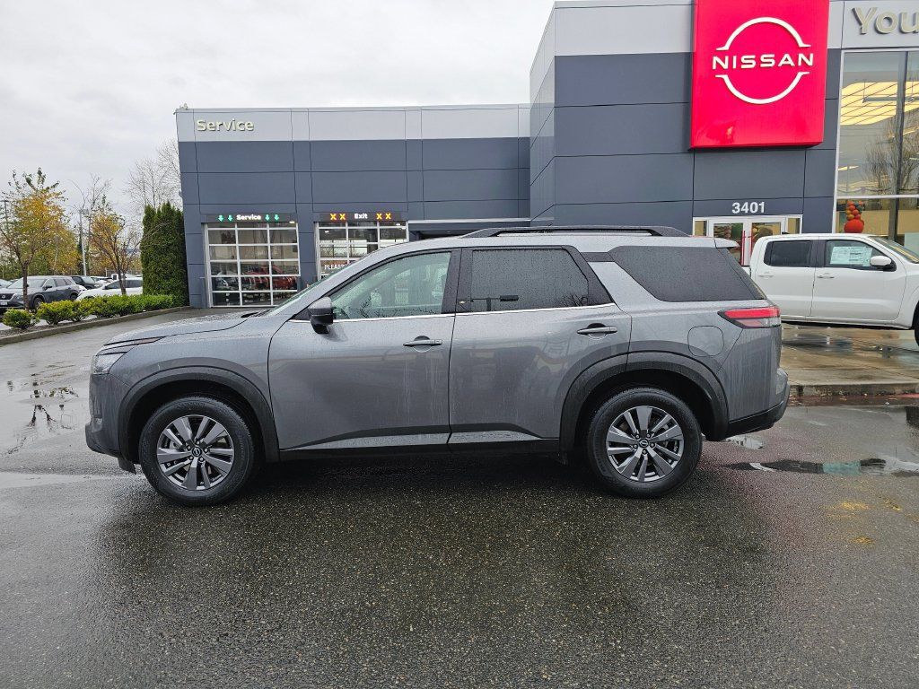 Used 2025 Nissan Pathfinder SV AWD/4WD image 8