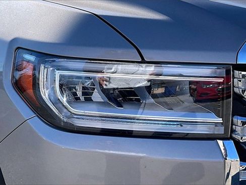 Used 2022 GMC Acadia SLT w/ Preferred Package image 33