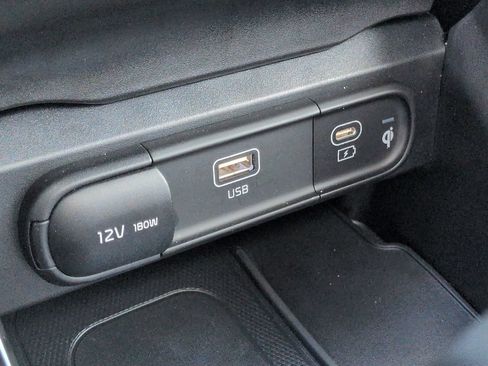 Used 2025 Kia Telluride S FWD image 23