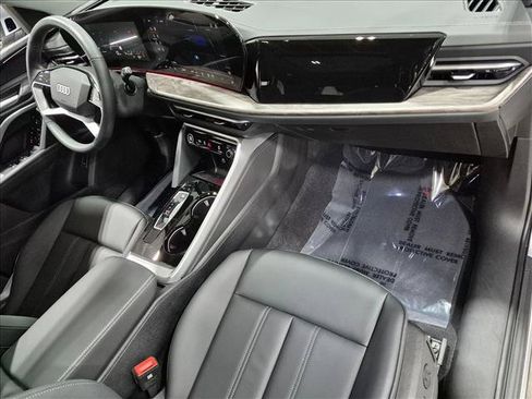 Used 2025 Audi Q5 Premium AWD/4WD image 23