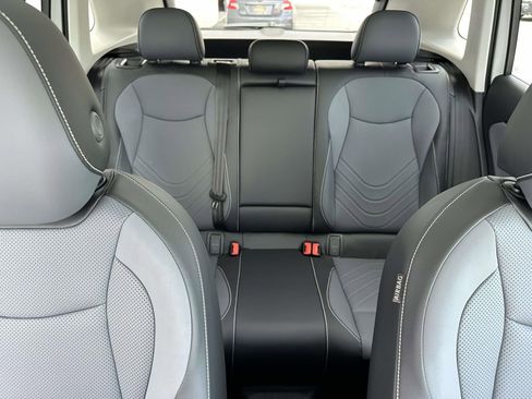 New 2025 Volkswagen Tiguan SE image 14