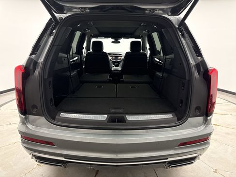 Used 2025 Cadillac XT6 Premium Luxury image 25
