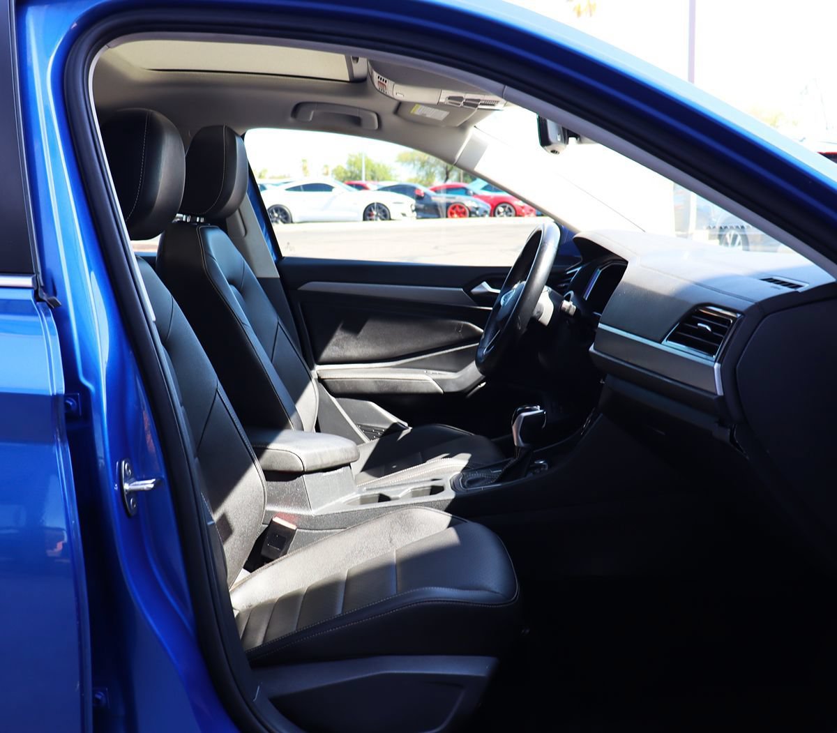 Used 2022 Volkswagen Jetta SE FWD image 31