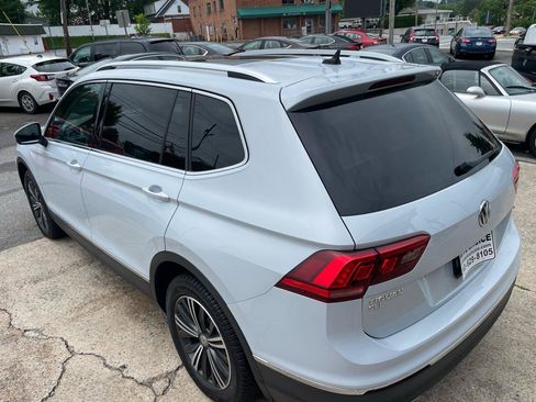 Used 2018 Volkswagen Tiguan SE AWD/4WD image 22