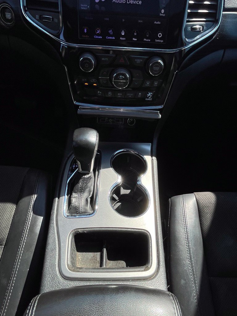 Used 2020 Jeep Grand Cherokee Altitude AWD/4WD image 17
