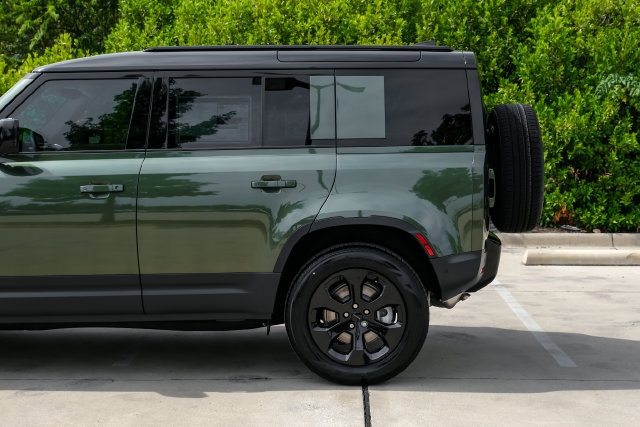 New 2026 Land Rover Defender 110 S AWD/4WD image 17