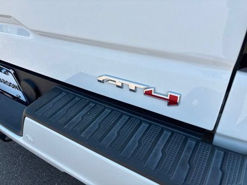 Certified 2024 GMC Sierra 1500 AT4 w/ Technology Package AWD/4WD image 8