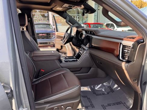 Used 2025 GMC Sierra 2500 Denali w/ Denali Reserve Package image 10