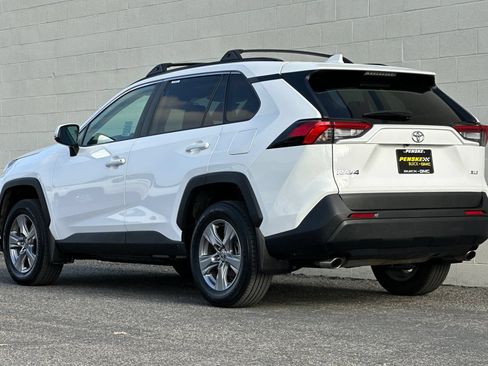 Used 2025 Toyota RAV4 XLE w/ Convenience Package FWD image 6