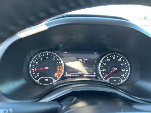 Used 2021 Jeep Renegade Latitude w/ Convenience Group image 19