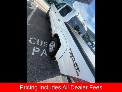 Used 2015 Toyota Tacoma 4x4 Double Cab w/ TRD Off-Road Package image 5