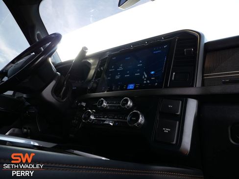 Used 2023 Ford F250 Platinum w/ FX4 Off-Road Package image 16