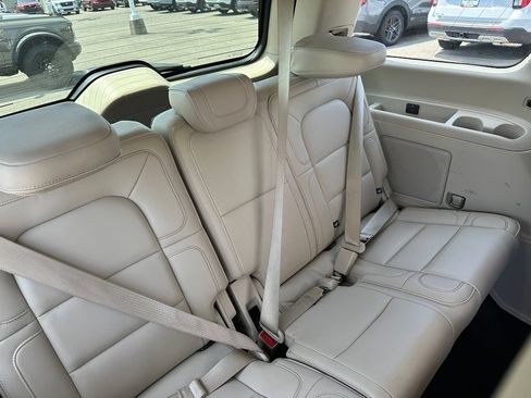 Used 2018 Lincoln Navigator Reserve w/ Technology Package AWD/4WD image 28