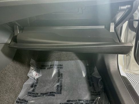 Used 2025 Toyota Camry LE FWD image 32