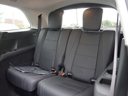 Used 2023 Mercedes-Benz GLS 580 4MATIC image 30