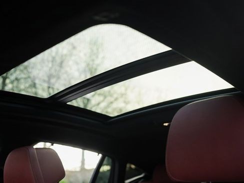 Used 2021 BMW X6 xDrive40i w/ M Sport Package image 36