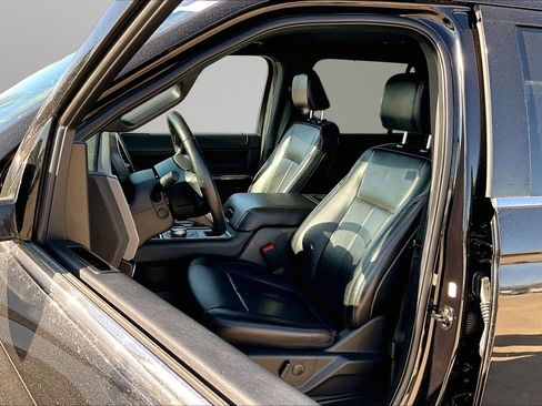 Used 2021 Ford Expedition Max XLT image 16