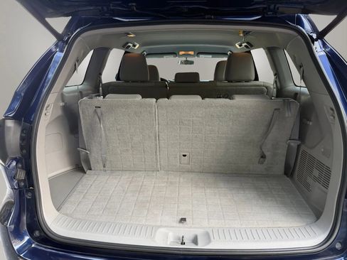 Used 2015 Toyota Highlander Plus FWD image 10