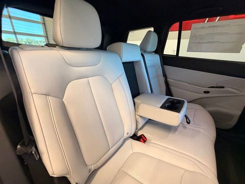 New 2026 Jeep Cherokee Limited AWD/4WD image 15