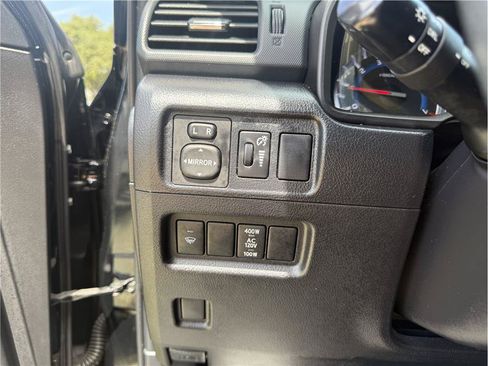 Used 2018 Toyota 4Runner SR5 Premium AWD/4WD image 28